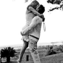 Faithful heart
breathing your love
which running instead of my blood ;)
te Quiero mi Amor 3