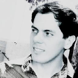 Welcome to my Twitter page. Bienvenidos a la página en Twitter.Sejam bem vindos. Cristiano Rocha here! :)