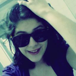 Tão menina, mas tão mulher. Tão forte, mas tão fraca. Tão madura, mas tão insensata. Tão eu.