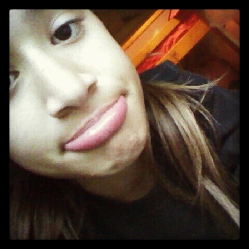 Ayee! Jusst Follow Foor Aa Follow Back ^.^ Hmuu Throu Thee Dm 3