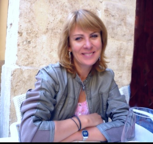 Carhol16's profile picture. 