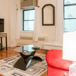 HIGH STORY CENTRAL PARK ADJACENT apt in Lincoln Center! Fully furnished: king size bed, living room w/sofa bed, 2 Plasma TVs, linens, you need is everything!