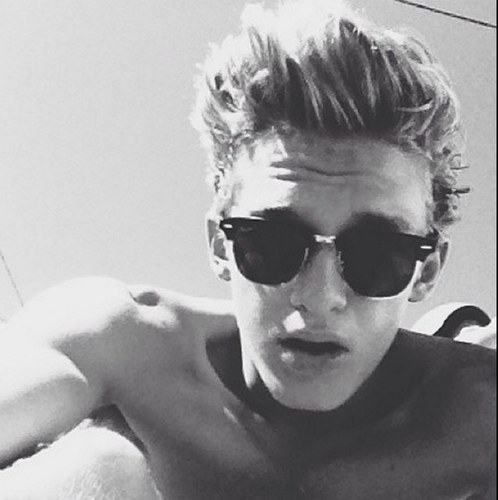 I love Cody Simpson, BTR, and 1D!! That makes me a simpsonizer, Rusher, and Directioner!!!!