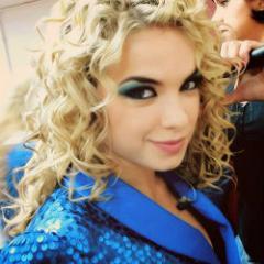 E No Teu Sorriso Me Apaixonei. #LuMel
@Lua_Blanco ♥ @MelFronckowiak ♥ @ (Jasmine & Bela Adormecida) Princesas Rebeldes