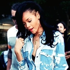 Unapologetic, new album out now worldwide http://t.co/pNq28uUP Download Diamonds now: http://t.co/JArvYTWT.
RIHANNA FAN TWITTER. FOLLOW RIHANNA @RIHANNA