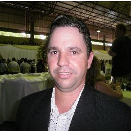 ADMINISTRADOR DE EMPRESAS,PÓS GRADUADO EM GESTÃO DE PESSOAS, ADIMIRO PESSOAS CORRETAS E JUSTAS, CONECTADO AS INOVAÇÕES TECNOLÓGICAS.