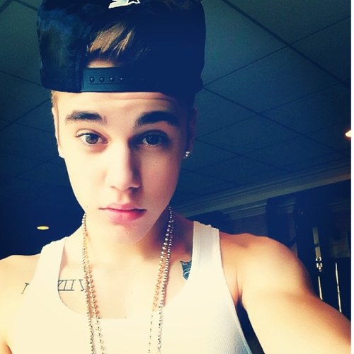 One hell of a Canadian BELIBER ❤ FOLLOW ME AND ILL FOLLOW BACK✌