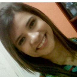 Tenho um lado irônico. Tenho um lado insuportável. Tenho um lado amável. E cada um tem o meu lado que merece.   BBM: 2766FB62