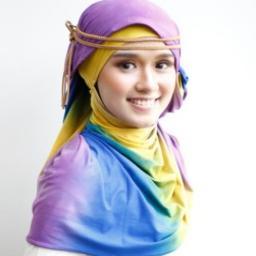 Dengan Hijab kita akan terlihat lebih cantik dan angun