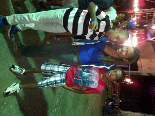 Loading Swag ~ «100% Swag Dominicano» ^-^ Sigueme, Que Yo Te Doy En Back! #Sis @HaritzaFrias @EsmirnaFrias ♥ Love You :* #Prima @QJohanny ★