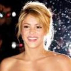 a mí me gusta la cantante @shakira . Y a usted ? sígueme ! :) -  FÃ CLUBE CRIADO EM 01-01-13