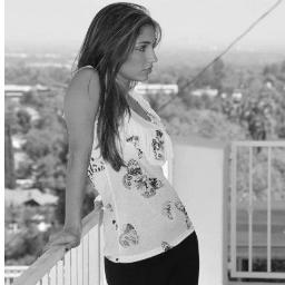 I used to be that girl, now I am this girl working in the film industry. Animals, movies, fashion and Los Angeles sports are my passions. #Vegan #Hollywood