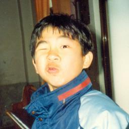 생산적 잉여 / IT & Tech에 관심 많음 / 브랜드 파워를 생각함 / 사진은 어려워 / 운동과 개인훈련(홈트레이닝)