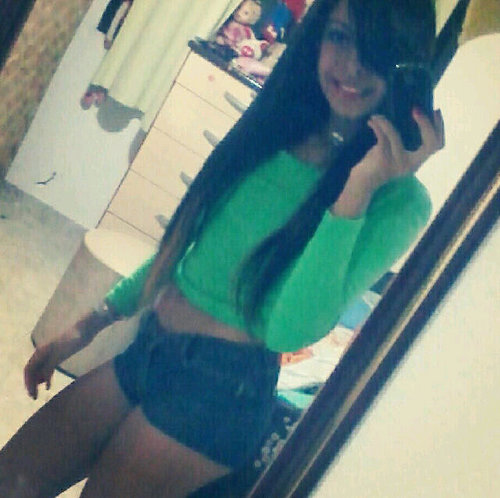 16 anos, ariana, independente, determinada, amorosa, corinthiana, espontânea, provocante, intensa, carinhosa e sensível.  follow me darling! (: | PIN: 27D0EB8A
