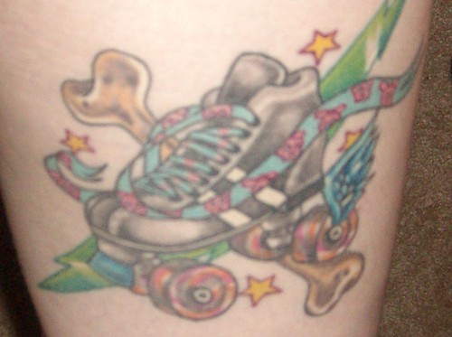 I play roller derby with the Hellbound Homewreckers on the Dockyard Derby Dames league.