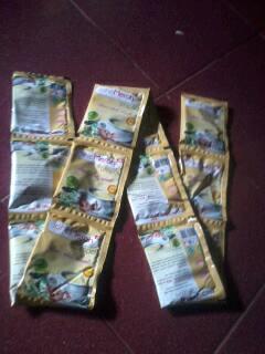 Menjual jahe merah krimer + propolis 1 bungkus isi 12 only 10.000 | Minat? sms 085641884520