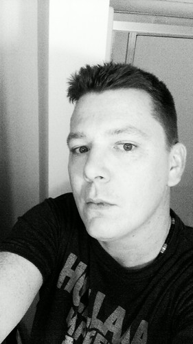 reader, writer, tech connoisseur , fantasy football and Army veteran