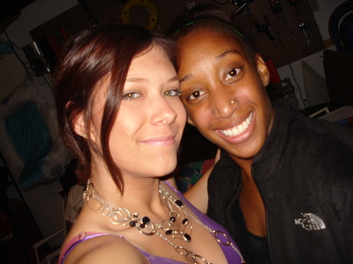 laurakes's profile picture. 