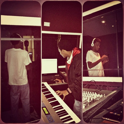 $$Money on my mind. Music all the time. #TeamFollowBack #MusicIsLife #TeamVneck #BFP BeatFactory http://t.co/YCacEUNF