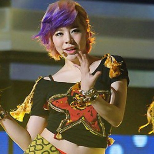 อันยองค่ะ~*โค้ง* ฉัน ซันนี่จากโซนยอชิแดนะคะ //~ นิสัยขี้อ้อน ชอบเล่น ชอบคุย อปป้า ออนนี่ ฟอลมาเยอะๆแล้วมาคุยกันนะคะ~//My Twin Is @Sonkyu_SM #hmmfam 12/10/55❤