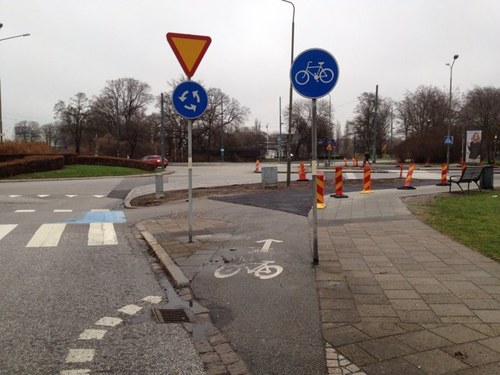 Cykla i Malmö är ett nätverk för alla som vill göra Malmö till en bättre cykelstad. Vi kräver en cykelinfrastruktur som är lika bra som bilarnas!