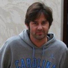 Nací en Valencia pero vivo en Murcia desde muy pequeño. entusiasta del deporte, sobre todo running. laboralmente me dedico al comercio exterior en La Caixa