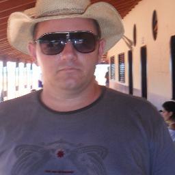 sou casado,tenho uma filha sou cristão e amo Deus sobre todas as coisas! Igreja Videira!!