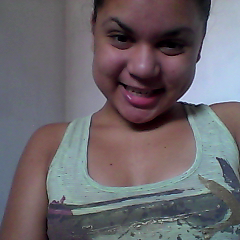 Essas bochecas foram feitas pra sorrir .  *-*