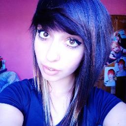 o @ronnieradke é meu dizem que sou irmã da @sheisnotcute ♥ namorada do ♥@umkamikaze♥ http://t.co/Tf8wVVqz http://t.co/diywcm8G