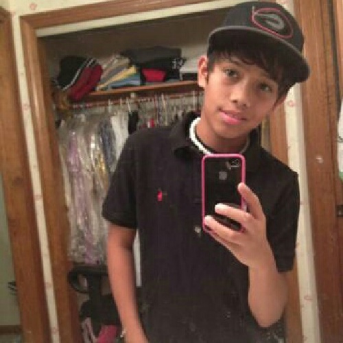 Love My Gf :) @F_ckingInsane . 10•14•11 . I play baseball & football. Okay so im gonna go now. Gotta be with her