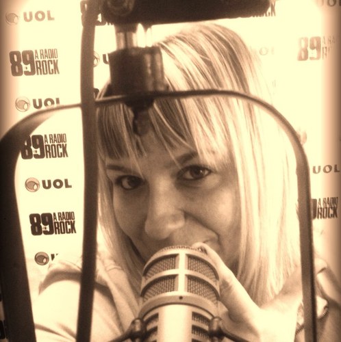 Locutora / Filha / Mãe / Amiga / Esposa COM DEUS A FRENTE TUDO É DIFERENTE Rádio Rock @RadioRock89 AlphaFM @alphafmoficial https://t.co/tVat7FJijW