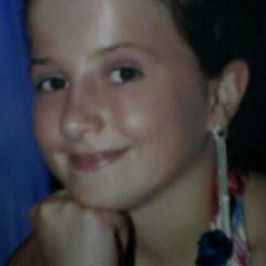 JuliaDuzTres's profile picture. 