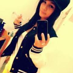 Hello I am Alexis,I 3 One direction.
And Im Manee I Hate 1 Direction Really really really (x100)And I love Alma sales my sister.