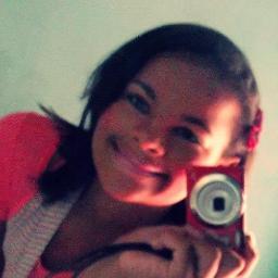 Posso nαõ ser perfeita, Mαis sαõ os meus defeitos que fαzem eu ser única .• não me compare, sou incomum, • viver é não ter vergonha de ser feliz !