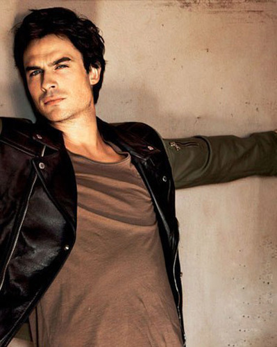 Love The Vampire Diaries.. Been Team Delena From The Start :)
3 Ian Somerhalder 3