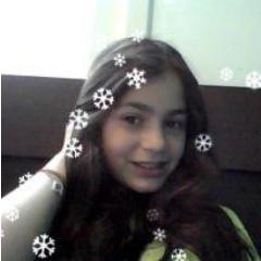 Menina linda, querida, amiga, boba, um amor de pessoa, que eu amo dms, se meteeem vadias u.u' @smiling__crying aqui *-*
