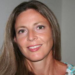 Libera professionista, sposata, madre di 2 bambine, sportiva.