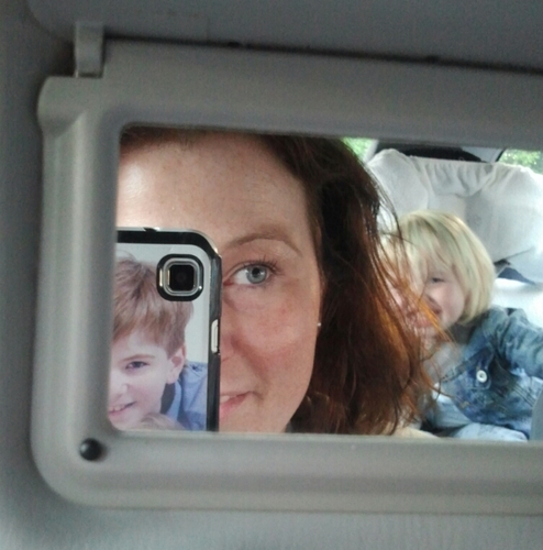 Mama van 2, vrouw van nr1. Zoet, zoeter, zoetst. Tafelen, ook aan eigen tafel. Hardlopen. Aversie tegen luiheid & lulkoek. Het moet eerst warren wil het reeën.