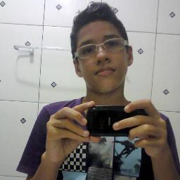 Difícil não é ficar rico, comprar alguns carros bonitos e comprar uma bela casa! O difícil mesmo é viver acima dessa mediocridade. #Adm da @YesDelicia_