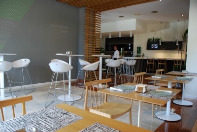 Restaurante con 20 años de experiencia y una nueva zona de gastro-tapas. Cocina Mediterranea de mercado con platos del recetario popular Valenciano actualizados