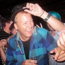 locorobo's profile picture. I am now @robertvklinken