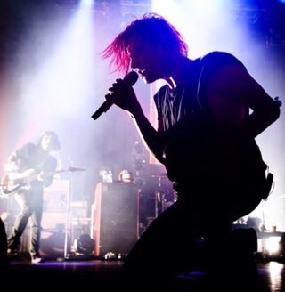 Sono l'ennesima ragazzina timida e tendente all'autodistruzione che spreca tempo a rincorrere sogni irrealizzabili. A7X.MCR.30STM.Pmore.Slipknot.Muse.Guns &More