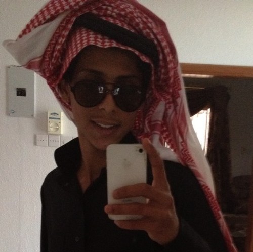 ‏^_^ إبتسم.. فألوان الحياة بين يديك ..بحب الله ورسوله ستنعم .. بعيشة لا يأس فيها .. ^_^