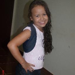 Sou uma menina doce doce de coração verdadeiro e é fã de Rebeldes s2