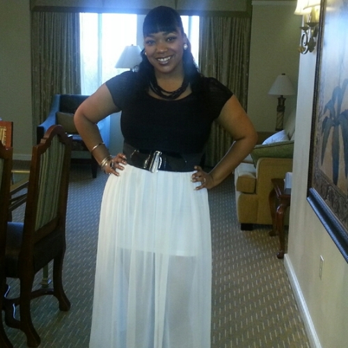 Singer. Song Writer. Nail Tech. Beautician. Girlfriend. Bestfriend. Daughter. Sister. Beautiful Woman ♡♥