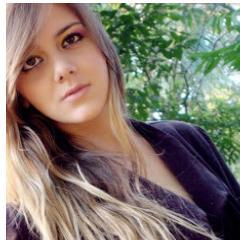 Gaby Reis ,15,sonhadora,batalhadora,gosto de escrever,cantar,ler,vivo na medida do possivel,amo minha familia e amigos...