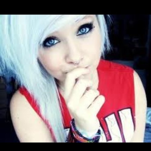 Single, Played And HeartBroken.... will you kill me?! Im A Vampire! The name is Becca.... Yeah thats all