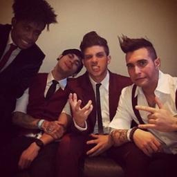 Nos teus olhos encontrei a razão pra não parar mais de sonhar s2 @ChayLeao @BielVicentini @LuanMurilho @tomvicentini  Since: 29/12/12