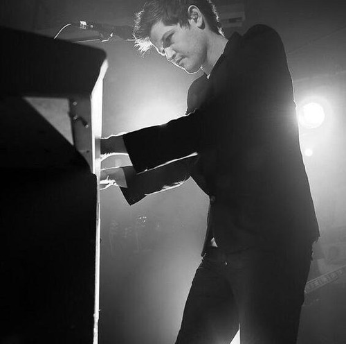 Hello,I'm Danny's Keyboard. You'll find that Danny can't keep his hands off me.