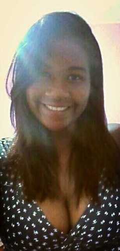 Quem viver comigo sabe. Que convive comigo , sente.Eu amo poucos. Mas esses poucos, podem aposta eu amo muito. (: